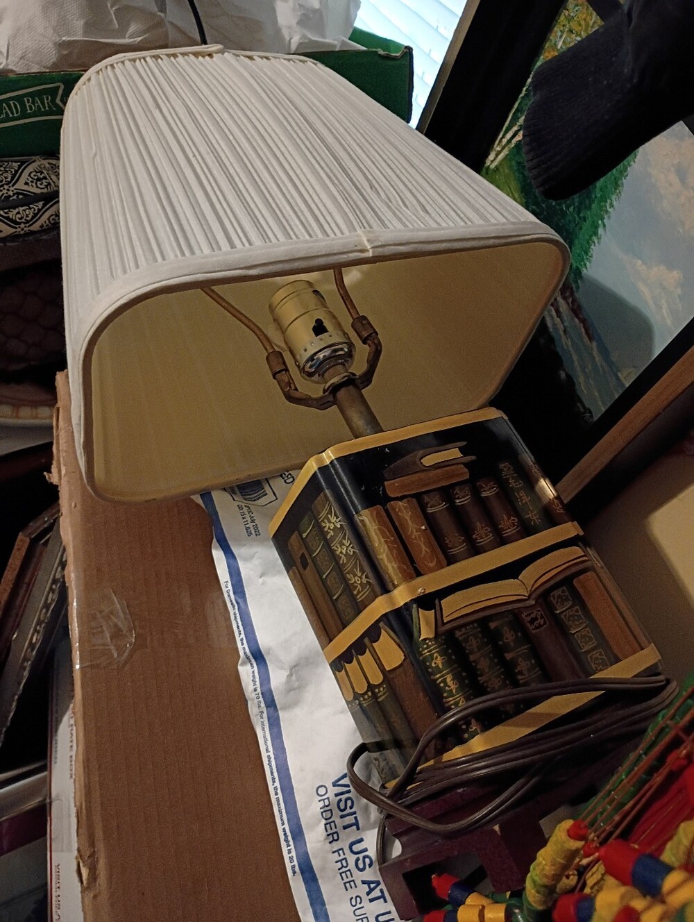 American Vintage Lamp with Cream Shade and Brown Bookcase Base. RARE FIND 🛋️⚽🏈